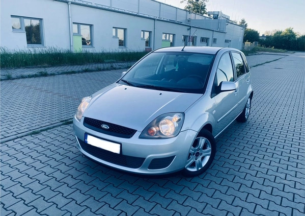 Ford Fiesta cena 8900 przebieg: 236400, rok produkcji 2007 z Sztum małe 379